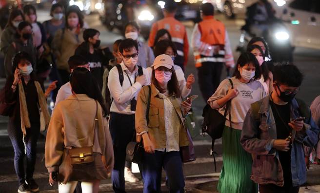 今天最后一天好天气！中央气象局表示，这波冷空气影响最明显的时间点落在周二(23)、周三(24)清晨，强度介于东北季风与大陆冷气团之间，北台湾最低温可降至13度。（示意图，刘宗龙摄）
