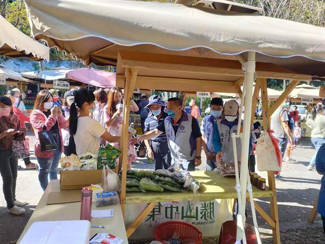 「藤山步道」位於彰化與南投交界，每年4、5月油桐花盛開吸引大批遊客與山友朝聖，近年來成為中部地區熱門步道，每到周末絡繹不絕的遊客。(吳建輝攝)