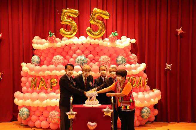 華夏科技大學20日舉辦「55華夏．綻放99」55周年校慶慶祝典禮。（華夏科大提供）
