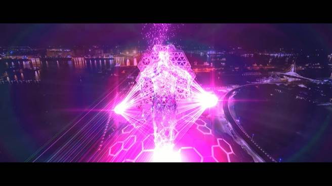 卢广仲演唱会採用Kinect体积摄影，化身「进击的广仲」登场。（添翼创越工作室提供）