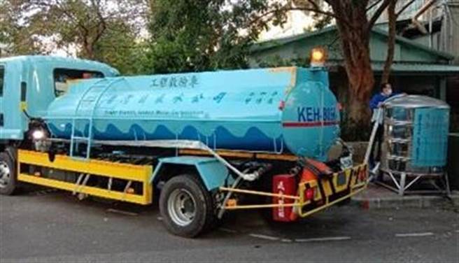 自來水公司第四區管理處在停水47小時期間，規畫設置臨時取水站56處。（台中市府提供／盧金足台中傳真）