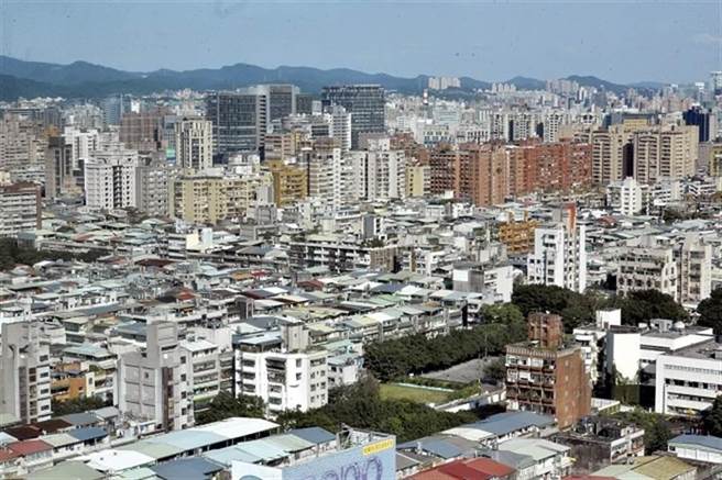 张其禄表示，囤房税迟迟未通过，房地产的税基也不调整，导致状况日益恶化，加上通膨及物价上涨等因数，导致薪资成长远低于物价房价涨幅，也使得贫富差距更加扩大。（资料照/黄婉婷摄）