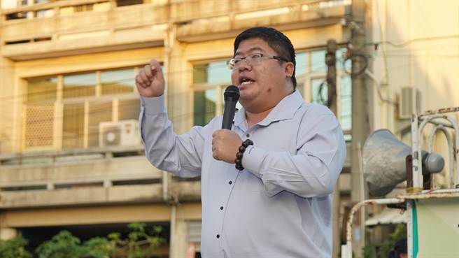 立委蔡易余说国民党过去自己开放含莱克多巴胺的牛进口，现在却反对猪进口，非常矛盾。（蔡易余办公室提供∕吕妍庭嘉义传真）