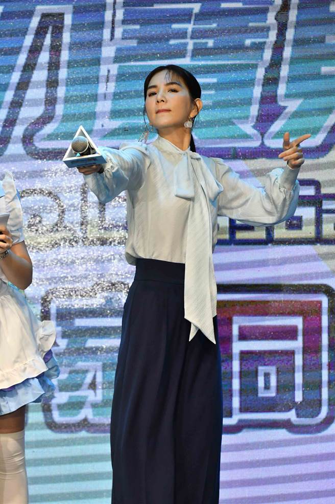 事隔20年Ella再次代言《魔力寶貝：歸來》。
