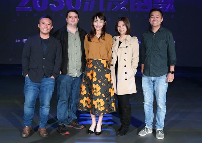 李天怡率《消失的国界》团队出席纪录片首映会。（粘耿豪摄）
