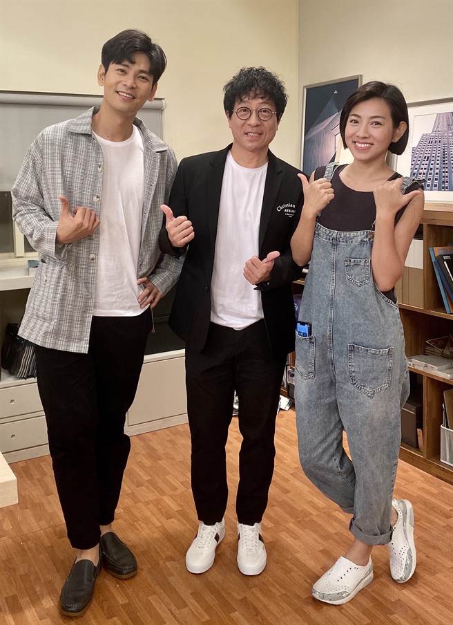 杨子仪（左起）、蒋三省、米可白首度合作。（JMS蒋三省音乐提供）