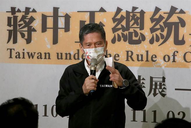 文化部長李永得出席「蔣中正總統與臺灣特展」開幕典禮，致詞時表示蔣介石可以說殺人魔與民族救星兼而有之，既然這樣極端，就必須透過各種史料作為證據去驗證。（趙雙傑攝）