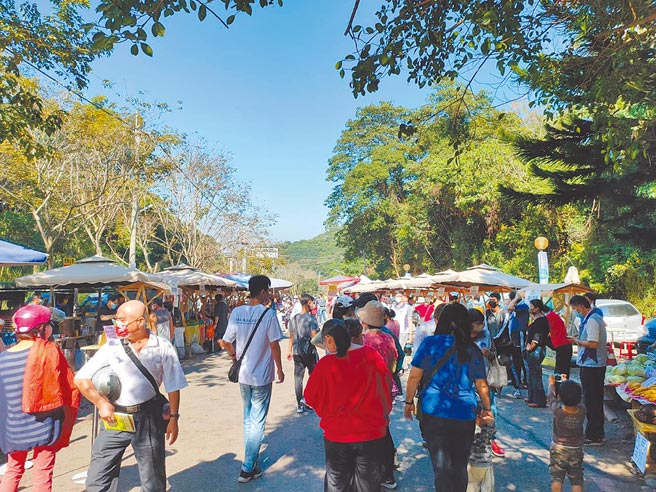 「藤山步道」位於彰化與南投交界處，每年4、5月油桐花盛開吸引大批遊客與山友朝聖，近年來成為中部地區熱門步道，每到周末吸引絡繹不絕的遊客造訪。（吳建輝攝)