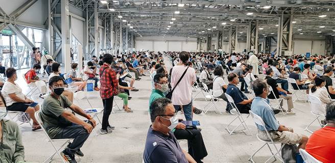 医师施景中感嘆，现在疫苗放在大家面前也不想打了，更有人说不打疫苗不会死，因此不想打，他认为台湾防疫会如此成功，这一切都要归功大家防疫措施做得好。（图／示意图，记者郭吉铨摄影）