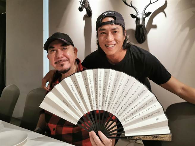 莊凱勛很欣賞黃秋生，認為他文學素養高，寫了一手好字。（摘自莊凱勛臉書）