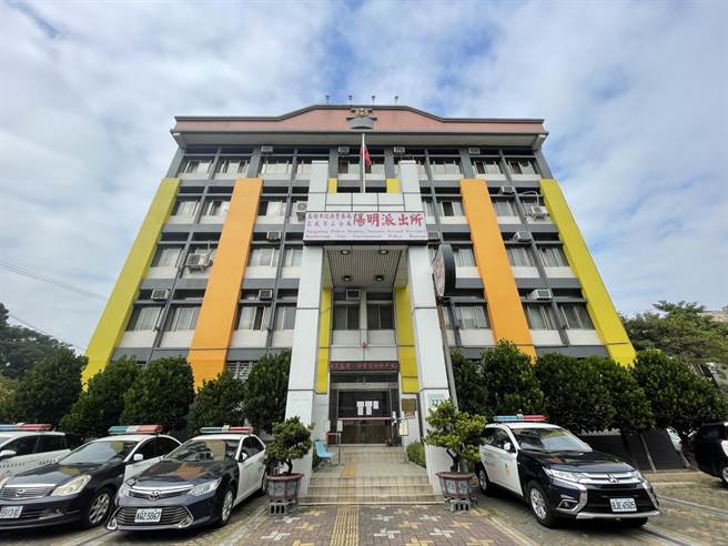 高雄市三民二分局陽明派出所黃姓警員今早被妻子發現陳屍在住家大樓地下室。（翻攝照片／石秀華高雄傳真）