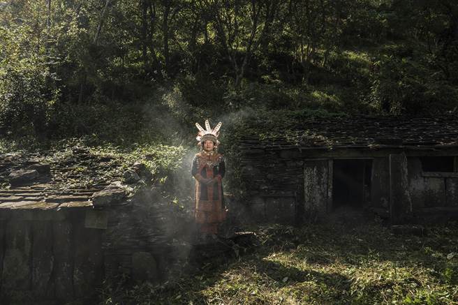 台湾首部以女头目为拍摄对象的纪录片《阿查依兰的呼唤》，23日举行电影首映会。