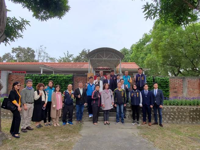 「中興新村地方創生青年創業孵化基地籌備處」今日揭牌。（中興新村活化專案辦公室提供／盧金足台中傳真）