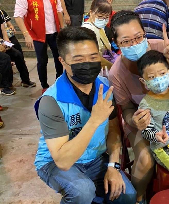 顏宽恒表示自己不畏抹黑，愈挫就愈坚定。（顏宽恒竞选办公室提供）