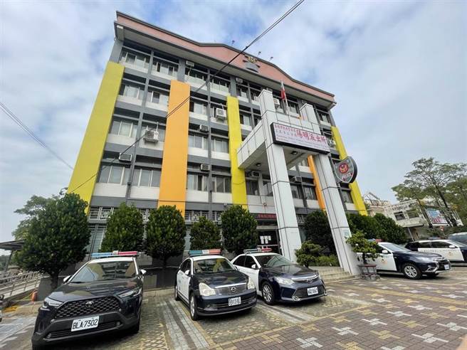 高雄市三民二分局阳明派出所黄姓警员今早被妻子发现陈尸在住家大楼地下室。（翻摄照片／石秀华高雄传真）
