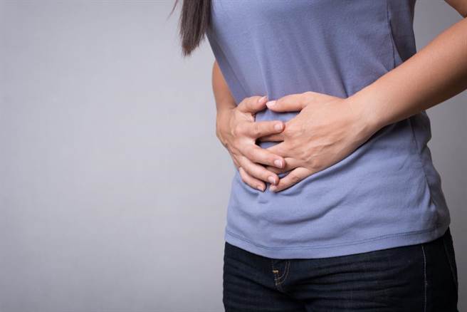 宜兰罗东有2间国中小23日发生学生集体食物中毒案件。（示意图／Shutterstock）