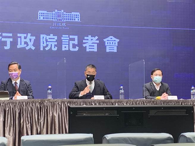 行政院今下午召开治安会报，会后由行政院发言人罗秉成、内政部长徐国勇等人出席记者会，说明政府因应治安维护作为。（林缙明摄）