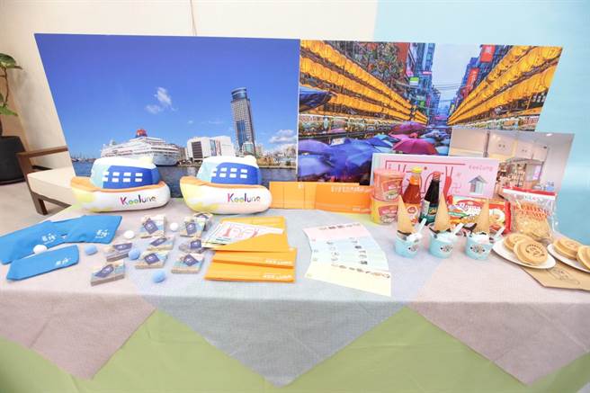 基隆市政府观光及城市行销处为创造邮轮经济，推出「基隆船员折页」。（基隆市政府提供／陈彩玲基隆传真）