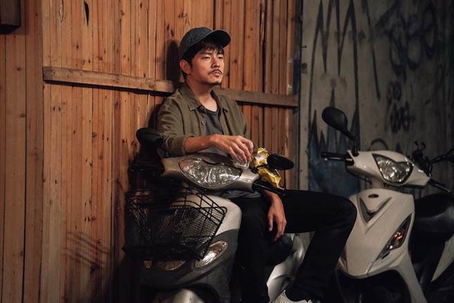 宥胜初登场便以流浪汉模样示人，宛如「台版犀利哥」。（TVBS提供）