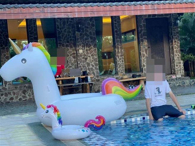 民宿业者提供户外场地、食材、火炉供烤肉，却造成气爆。（图／翻摄自爆料公社）