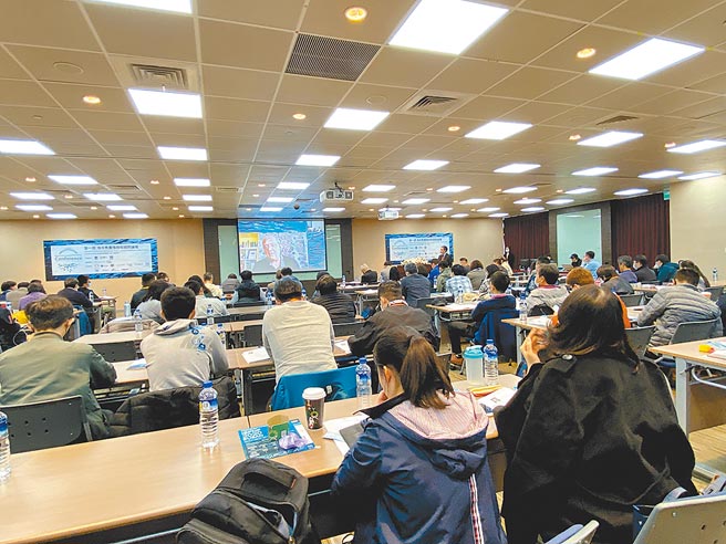 第二届海水鱼养殖技术国际论坛开放报名；图为去年论坛业者出席盛况。图／业者提供