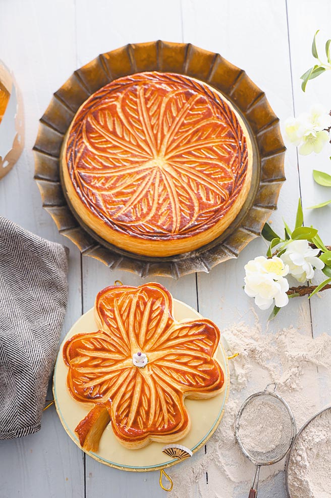 康丰柚在创意国王派上，外观设计不同于传统的造型，内馅偏好在地特色食材。（德麦食品提供）