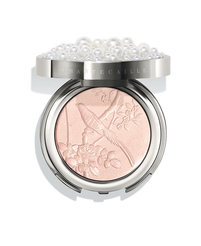 5.香缇卡掌上明珠圣诞彩妆系列，掌上明珠闪耀提亮饼4.5g，4100元。（香缇卡提供）