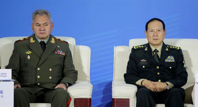 俄罗斯联邦国防部长绍伊古与大陆国防部长魏凤和。(图/路透社)