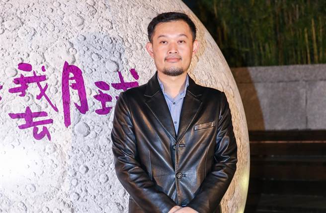《带我去月球》导演谢骏毅被拍和尹馨出门，但最后将她送回阿中家。（图／中时资料照片）