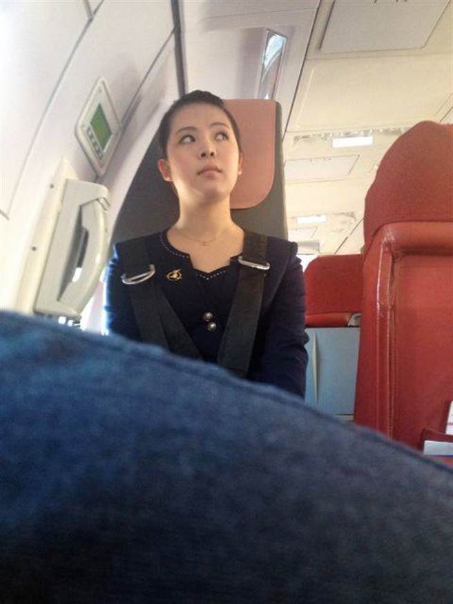 高麗航空的空姐超漂亮，皮膚白皙透亮、吹彈可破。（圖／翻攝自朝鮮經貿文化情報 DPRK）