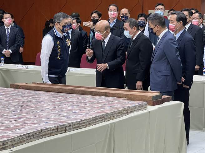 新北市警局今举行我国陆上最大宗海洛因毒品案记者会。（王扬杰摄）