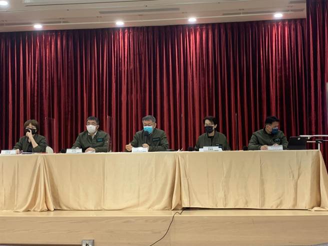 台北市長柯文哲24日出席「智慧政府市民e＂同＂行」活動後接受媒體聯訪。（黃婉婷攝）