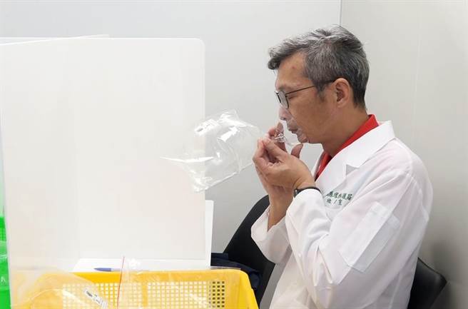 嘉义县环保局在食安大楼检验室内设立专属异味官能测定室，并培训36名嗅觉员，即俗称的「闻臭师」，未来可自行在闻臭室执行异味检测判定。（嘉义县政府提供∕吕妍庭嘉义传真）