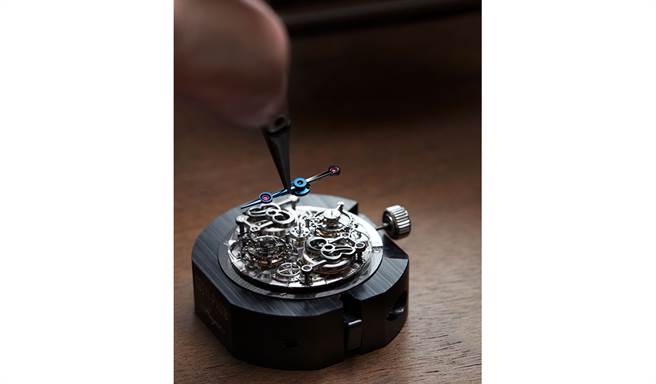 当今钟表界有能力打造陀飞轮的工艺大师屈指可数，拥有一只陀飞轮表是表迷毕生的梦想。（图/Breguet提供）