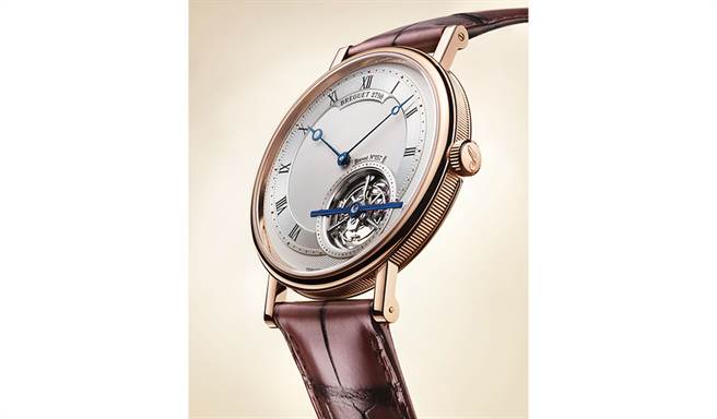 宝玑为庆祝陀飞轮诞生220周年，推出Classique Tourbillon Extra-Plat Anniversaire 5365腕表，限量35只。（图/Breguet提供）
