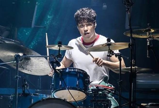 尹結才剛回歸樂團就出包。(圖/翻攝自Jannabi IG)