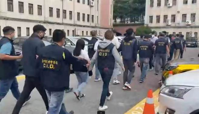 检警联手破获张所投资的「2580国际娱乐城」博弈集团，计逮捕18人。（台中市警察局提供／张妍溱台中传真）