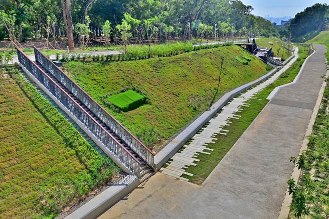 东大溪计画水利局再获第21届金质奖「优等」佳绩。（台中市水利局提供／王文吉台中传真）