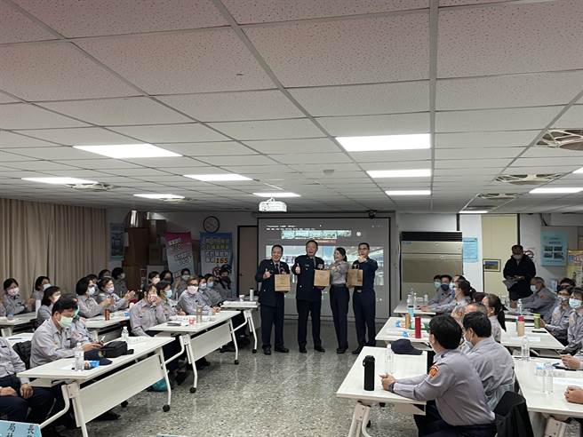 新北市永和警分局今（25日）召集永和義警中隊全體成員200多名，舉辦110年永和義警中隊常年訓練。（永和警分局提供）