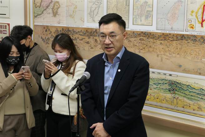 国民党前主席、立委江启臣上午在立法院受访。（赵婉淳摄）