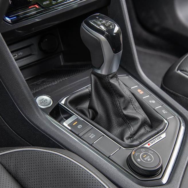 排檔座可选择不同模式。（陈大任摄）