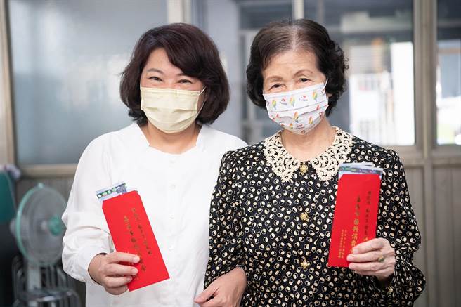 嘉义市全民普发2000元振兴消费金，目前总领取人数约25万多人，领取率近9成5，还有8000人尚未领取。（嘉义市政府提供∕吕妍庭嘉义传真）