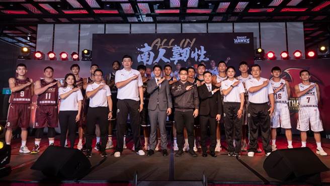 台南台钢猎鹰今天正式宣告成军。(台南台钢猎鹰提供)