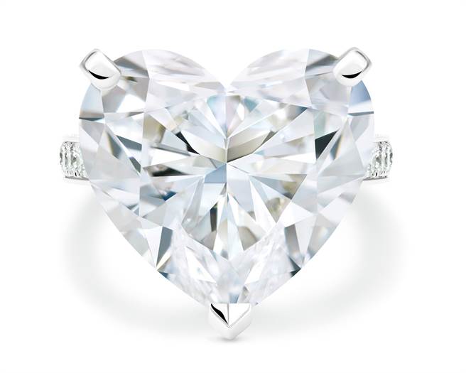 De Beers顶级美钻系列心型钻石戒指，主石为18.03克拉钻石。（De Beers提供）
