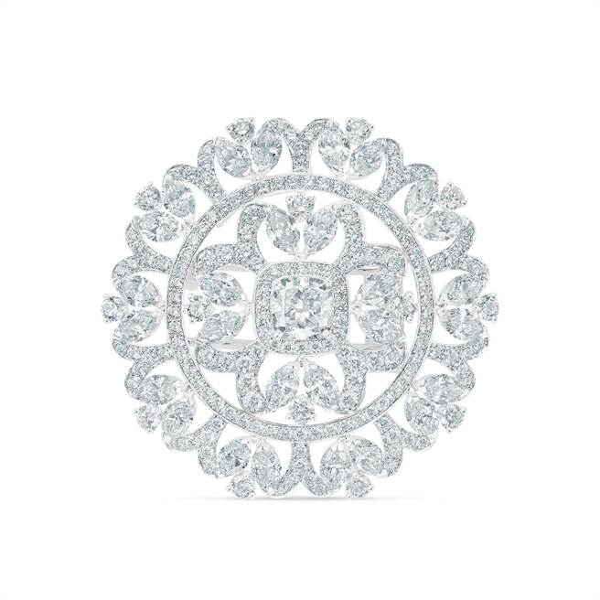 De Beers发表Reflections of Nature系列Ellesmere Treasure medallion胸针。（De Beers提供）