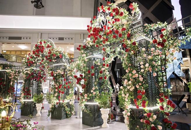 台北101 4樓都會廣場裝置法式的「暖心花園」。（台北101提供）
