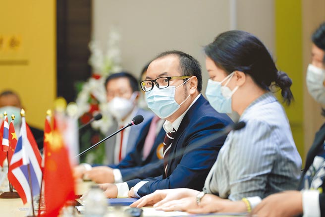 中国社会科学院亚太与全球战略研究院研究员、东南亚研究中心主任许利平表示，未来中国与东盟合作领域更加宽广，但地区合作仍需注意面临国际间的「干扰和杂音」。图为中国—东盟建立对话关系30周年纪念峰会。（中新社）