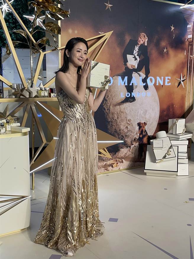 Jo Malone London品牌之友「林依晨」出席耶诞树点灯仪式。（吴娮翎摄）