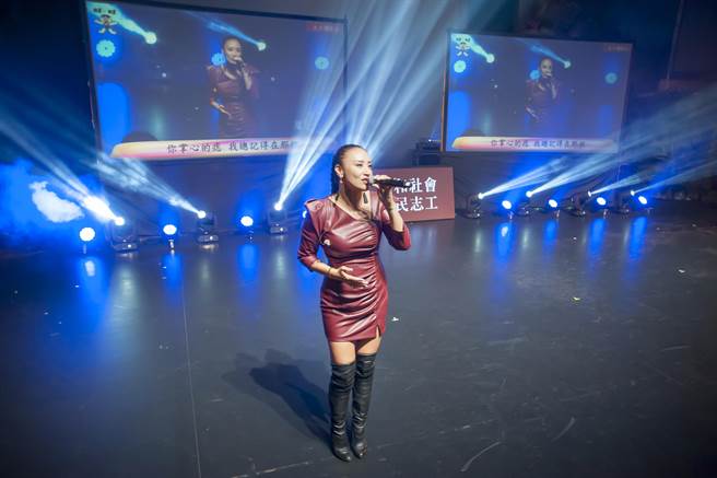 超模安歆雲帶動唱讓志工們樂逍遙。（攝影喜朵力 張曜）