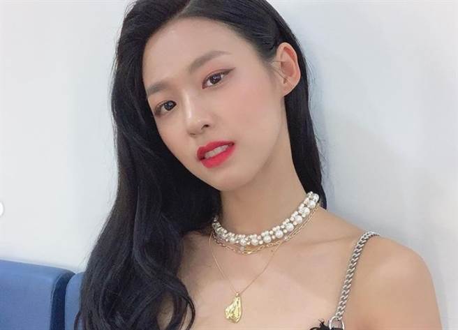 雪炫擁有精緻五官，崔瑞恩某些角度撞臉雪炫。(圖/翻攝自雪炫IG)